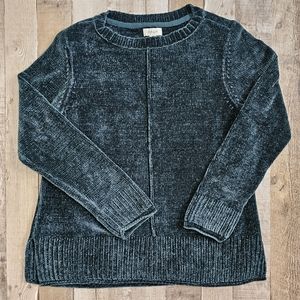 Hunter green sweater
